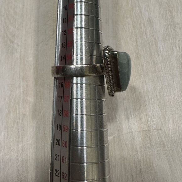 TRIANGLE Single Stone Sterling Silver Ring - Picture 3 of 3